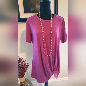 Side knot short sleeve tee-shirt. Size large. Plum